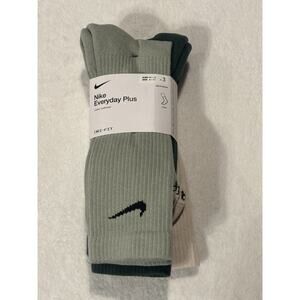 Nike NWT Everyday Plus DRI-FIT Crew Socks 3 Pack Size Mens 8-12/Womens 10-13